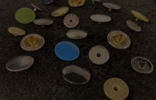 กระดุมแป๊กโลหะ/แหวนล็อค